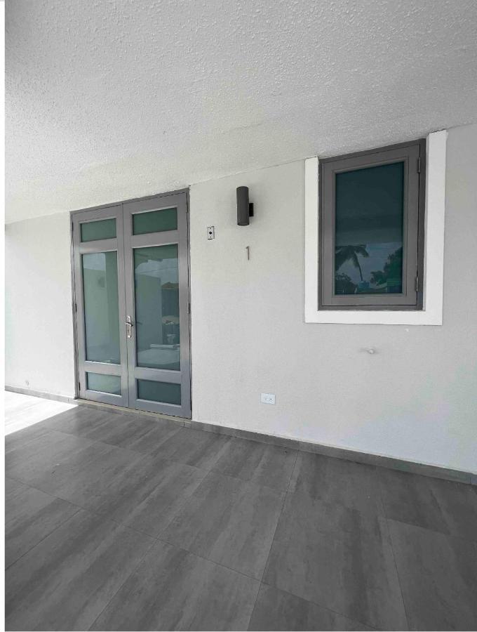 North Breeze Guest House 1 Levittown Luaran gambar