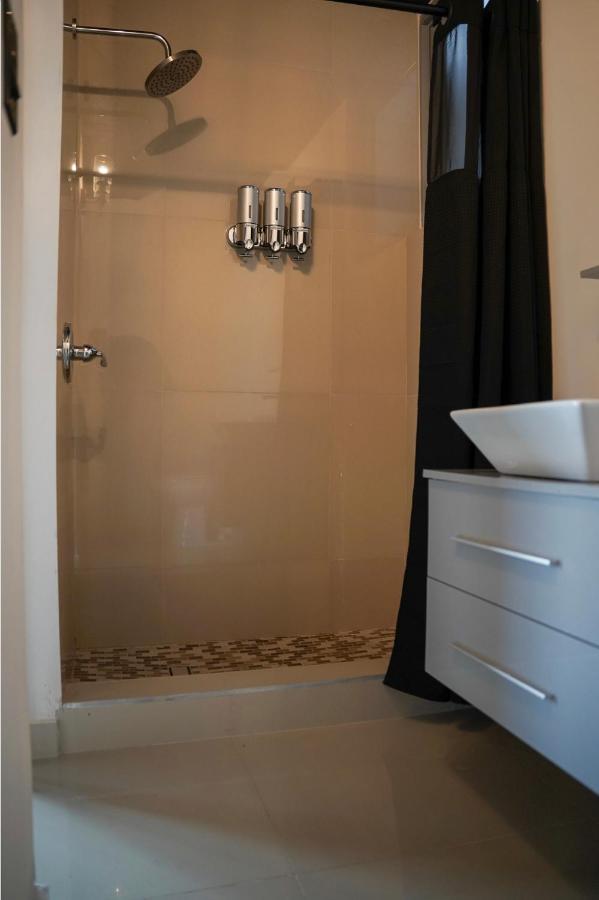 North Breeze Guest House 1 Levittown Luaran gambar